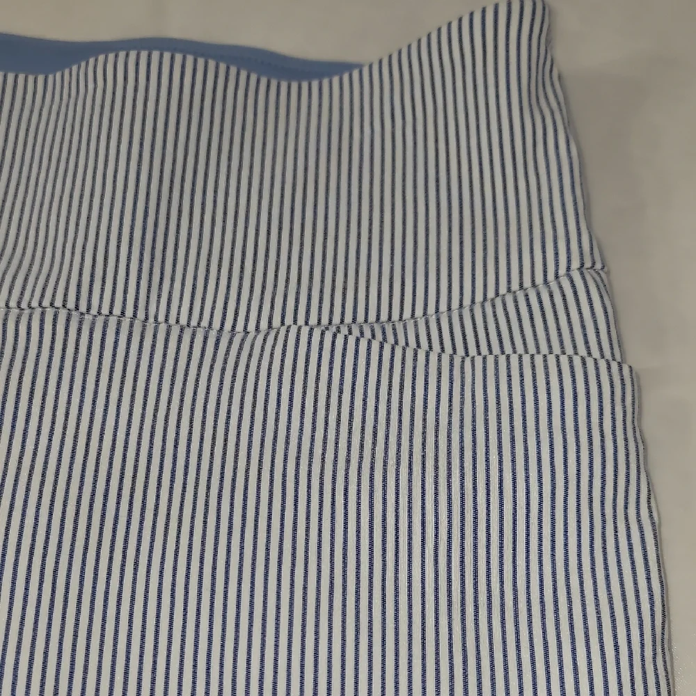 Blue and White Striped Capris with Classic Style - Picture 4 of 8